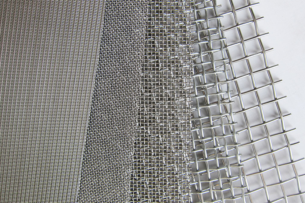 The Importance of Stainless Steel Wire Mesh Screens in Industrial Filtration